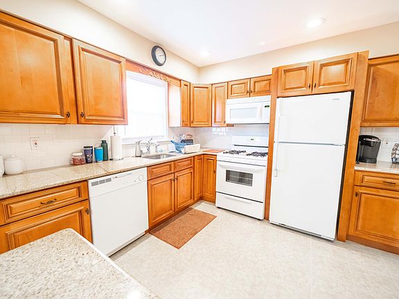 5th image of 26812 83rd Ave Floor 2