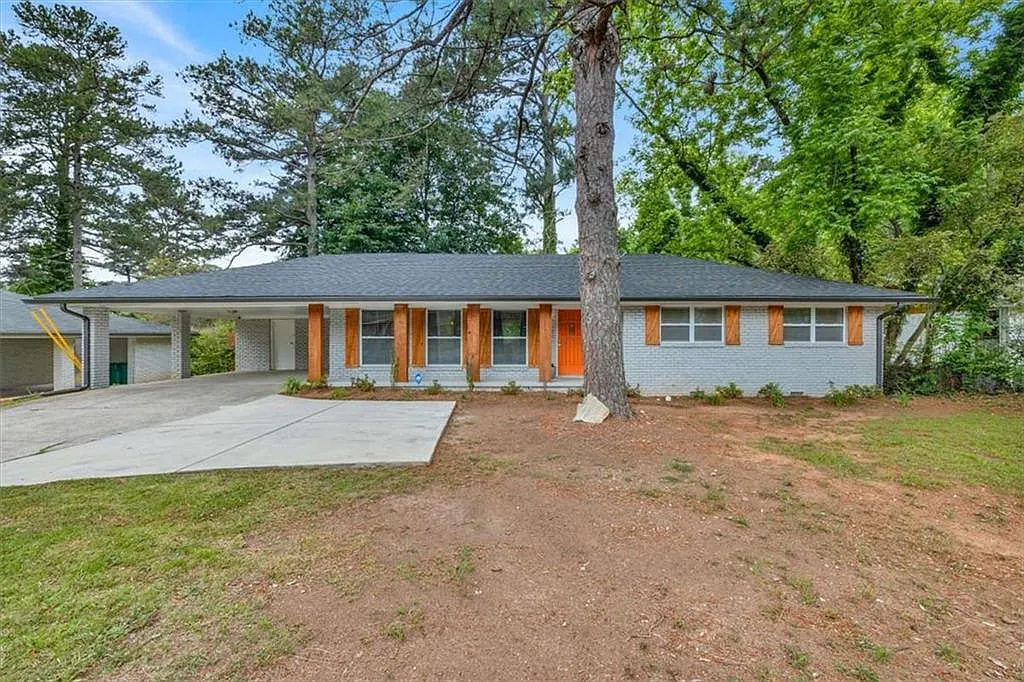 3 bed, 2.0 bath, $2,100 — Photo 1