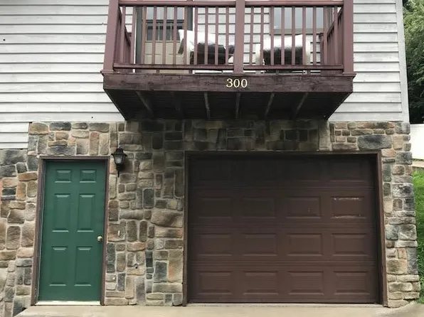 300 Cedarstone Rd, Morgantown, WV 26505