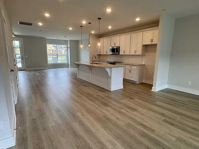 5009 Greentree Dr — Photo 9