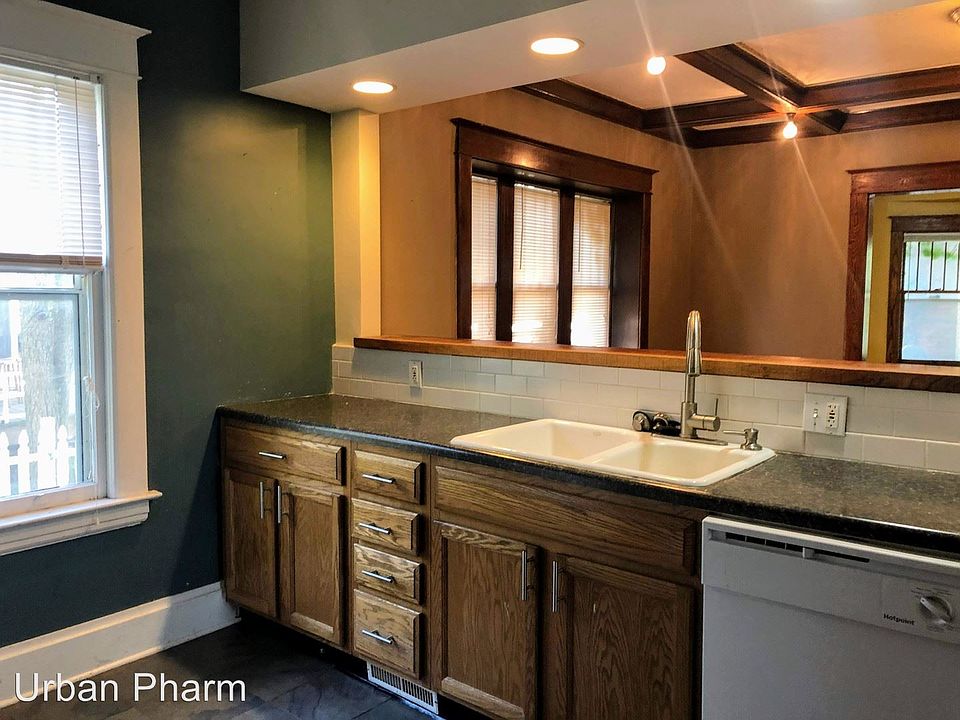 1st image of 550 Lafayette Ave SE #1
