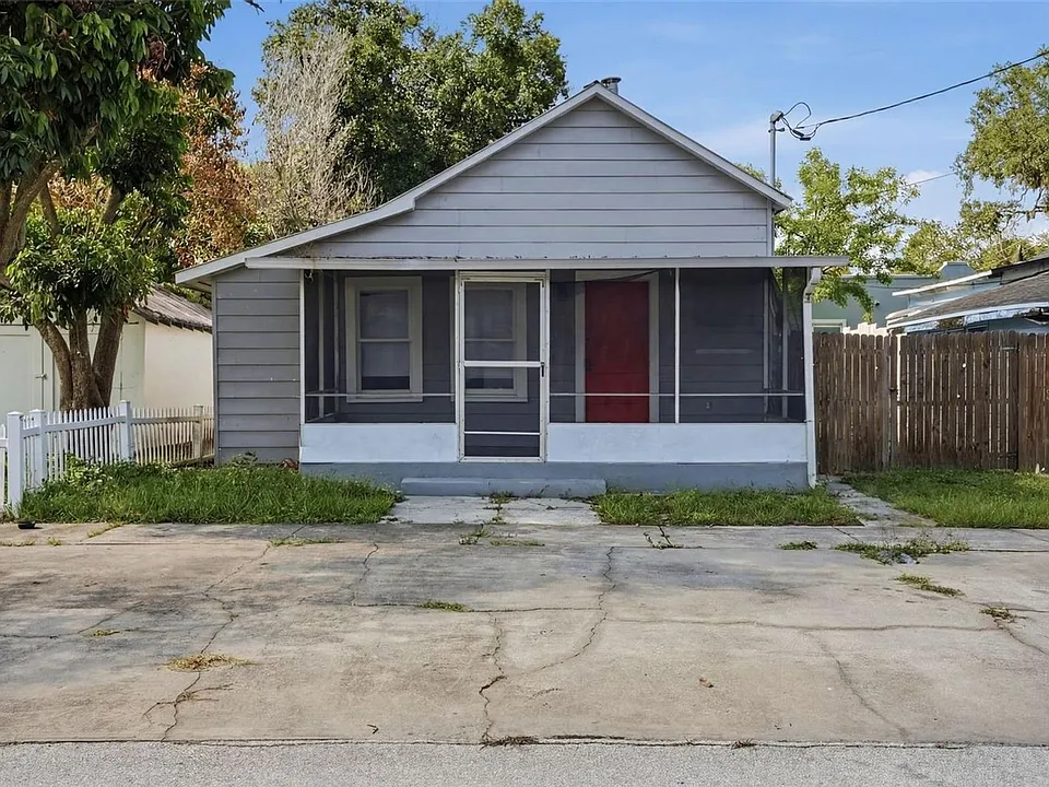 109 E Bass St