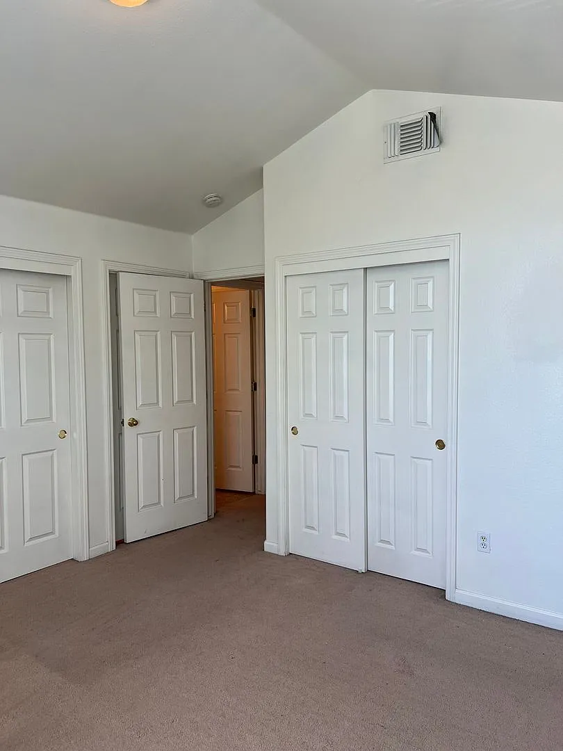 2 bed, 2.0 bath, 1200 sqft, $1,250 — Photo 2