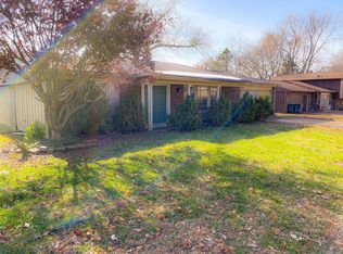 908 Fort Henry Rd, Belleville, IL 62221