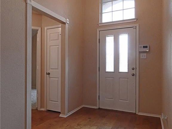 3rd image of 2517 Potomac Dr