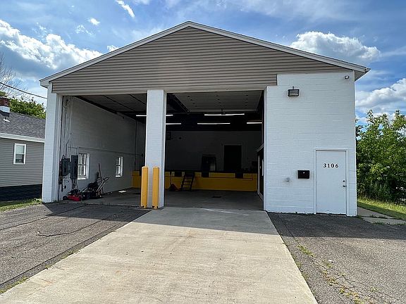 3rd image of 3106 Wayne St