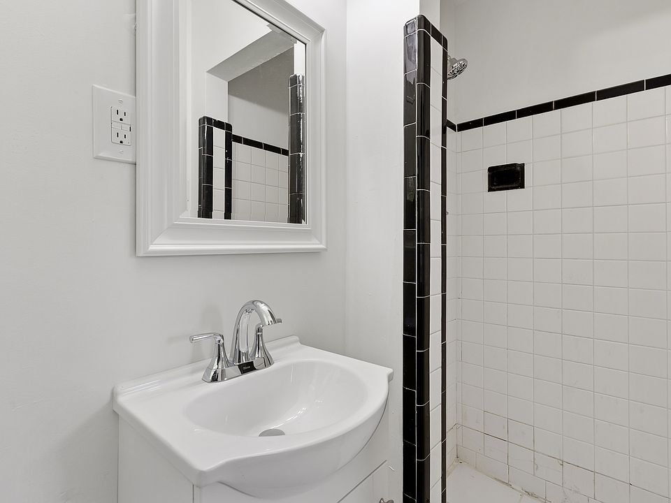 1st image of 1284 David Dr