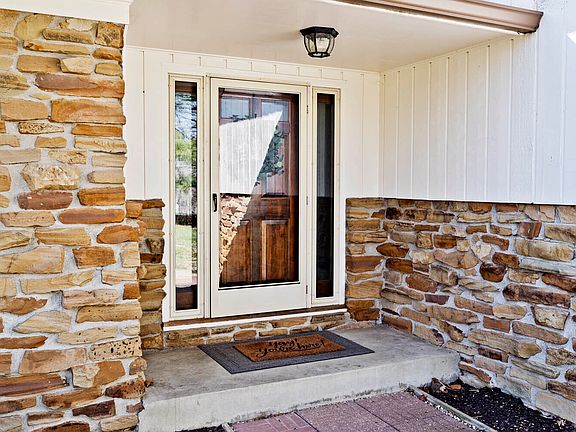4th image of 7907 Black Oak Dr