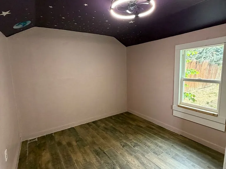 403 N Pacific St — Photo 10