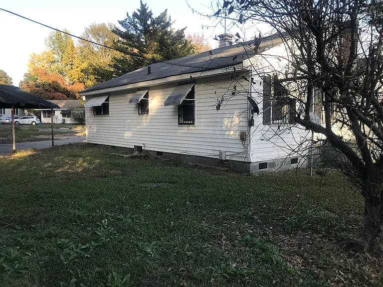 604 E Highland Ave — Photo 17