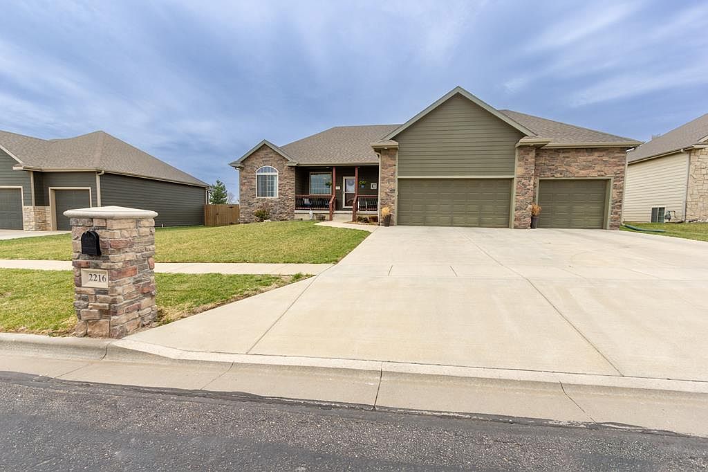 2216 Brookefield Dr, Salina, KS 67401 | Zillow