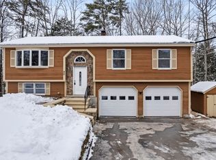 40 Lynwood Dr, North Waterboro, ME 04061