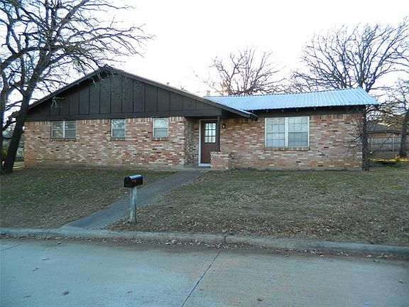 2nd image of 132 Stonegate Ct