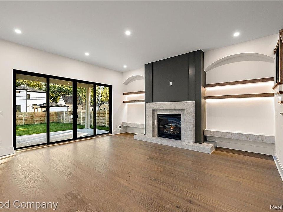 330 Woodlawn Ave, photo 11