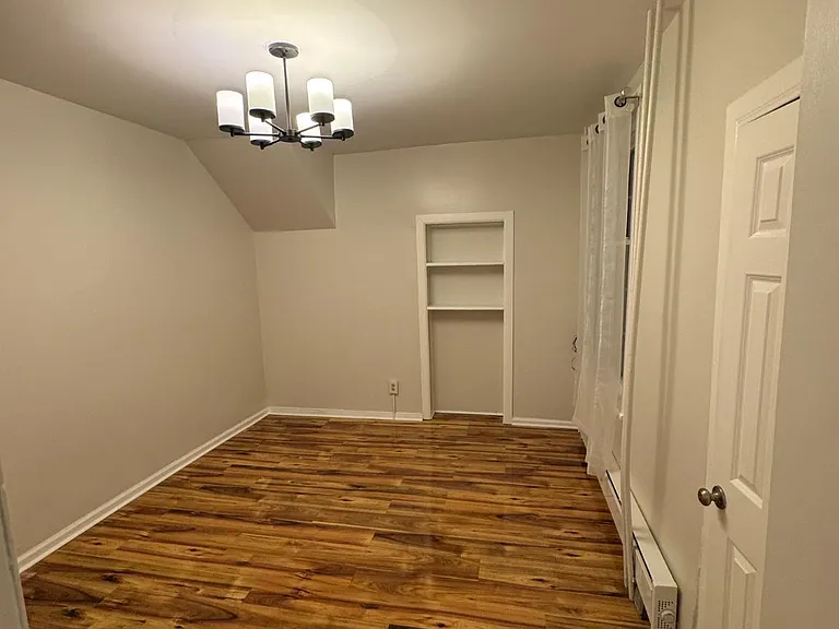 329 S 4th St #B — Photo 3
