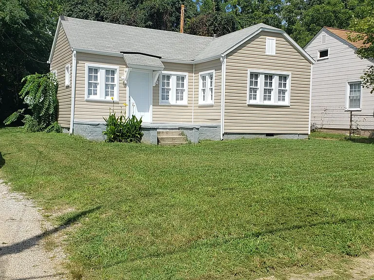 1119 Cedrow Dr — Photo 1