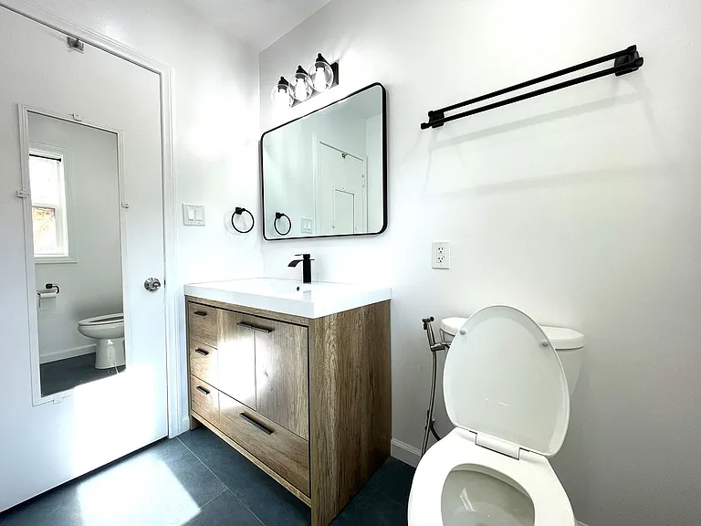 8109 Brimfield Ave — Photo 19