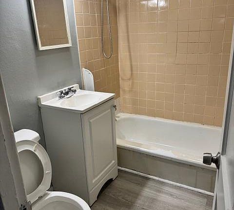 5th image of 1715 11th St NW