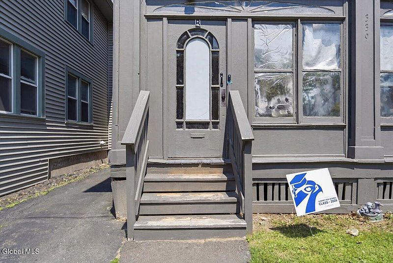 3rd image of 339 Delaware Avenue