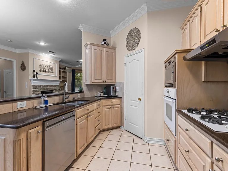 3513 Sandy Trail Ln — Photo 18
