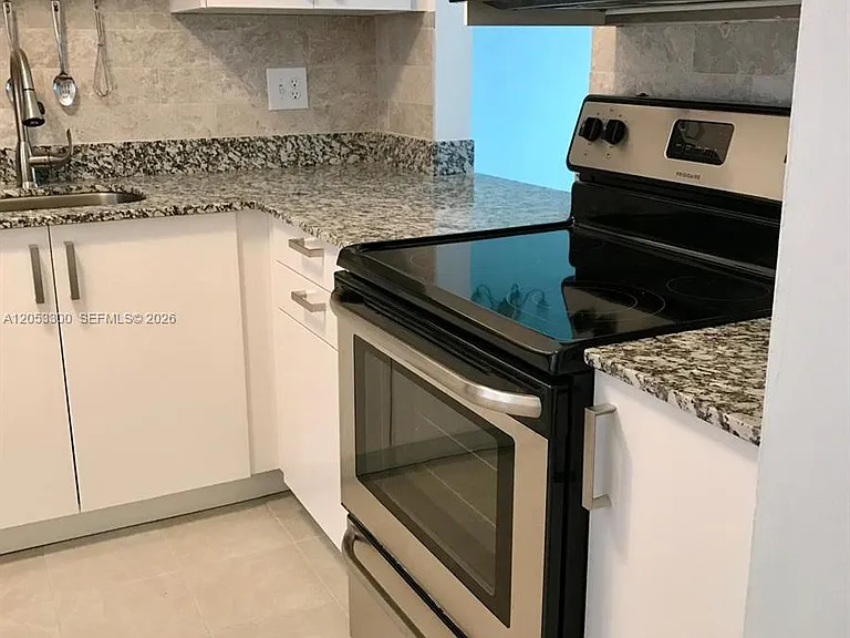 2200 Park Ln #308 — Photo 11