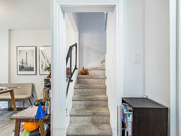 144 Bold St #UPPER — Photo 31