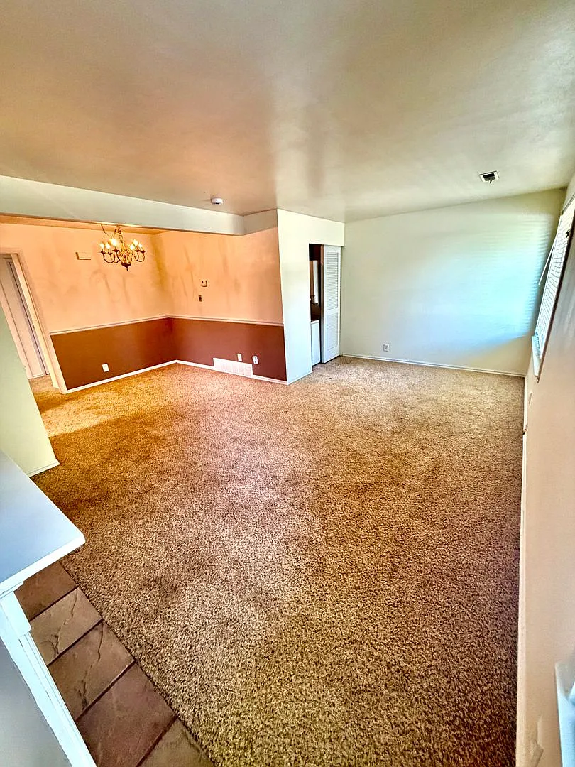Cozy South Salt Lake 2 Bedroom 1 Bath — Photo 3