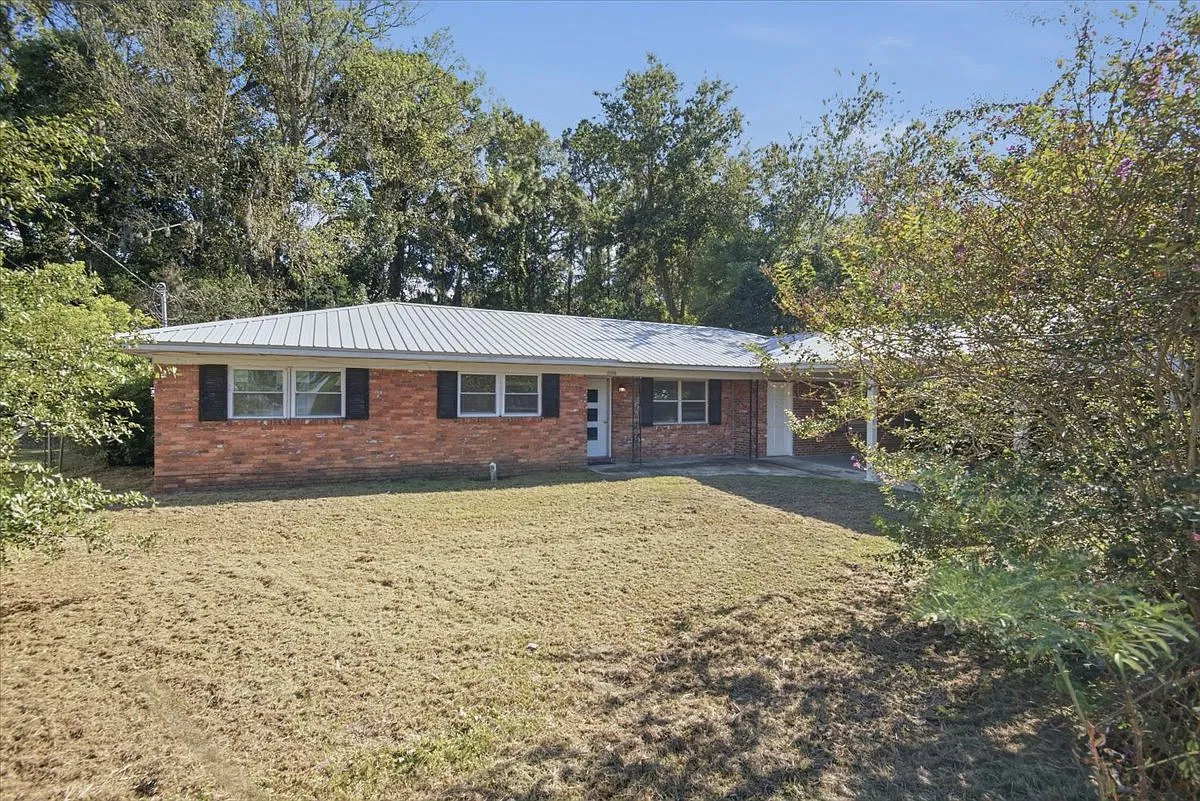 4 bed, 1586 sqft, $1,650 — Photo 1