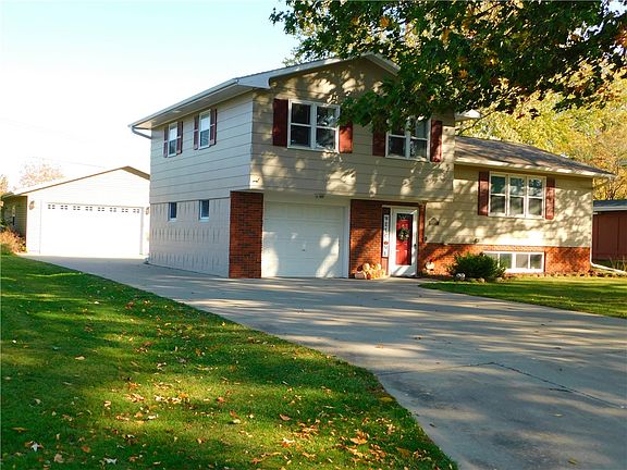 2nd image of 1834 Belmont Dr