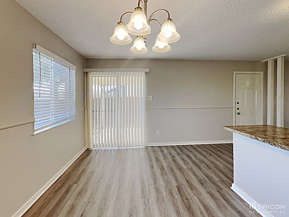 5th image of 1730 Parkhurst Dr