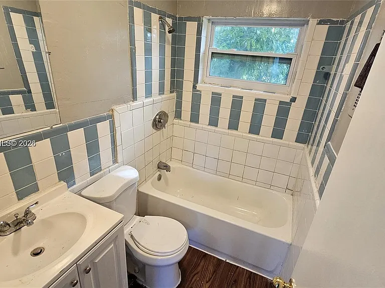 374 NW 31st Ave — Photo 11