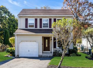 82 Stokes St, Freehold, NJ 07728
