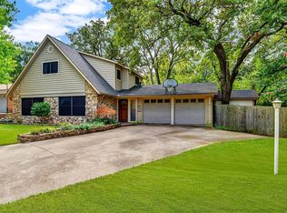 1811 Toplea Dr, Euless, TX 76040