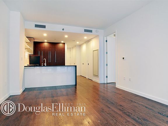 3rd image of 133 W 22nd St APT 7C