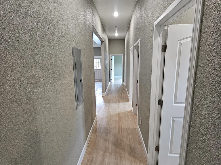 217 E Myrtle St #B — Photo 12