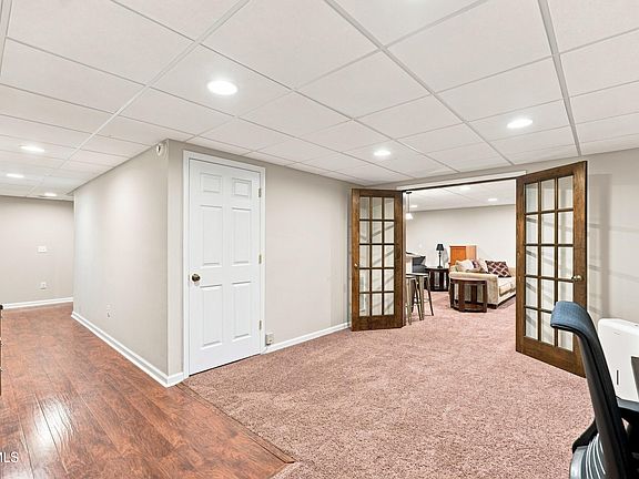 5th image of 200 Carnegie Ct