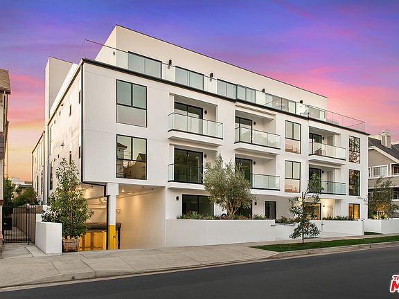2nd image of 825 N Croft Ave Penthouse 3