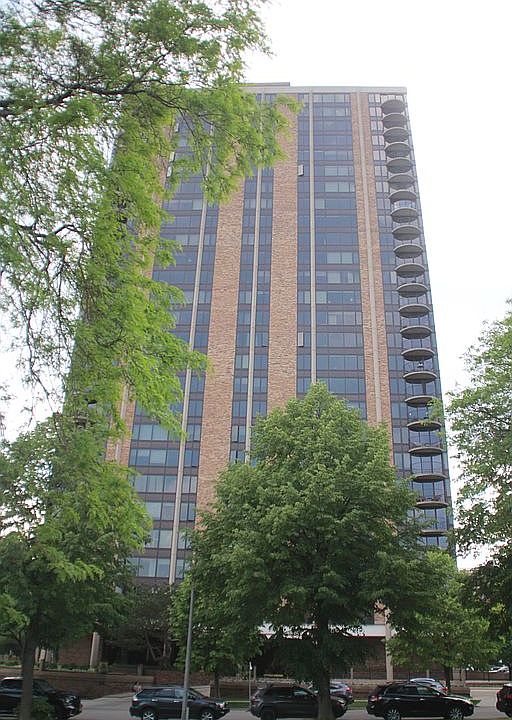1st image of 929 N Astor St Unit 706