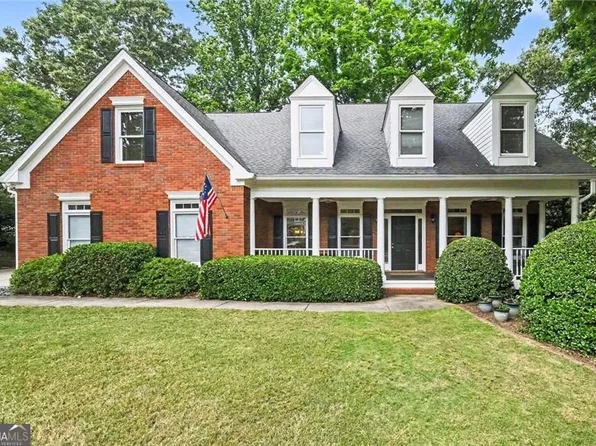 2737 Duncans View Trce NE, Buford, GA 30519