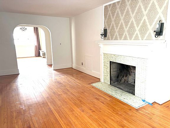2nd image of 105 Burncoat St #2