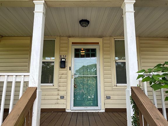 2nd image of 819 Centerdale St