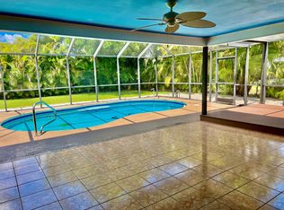 915 SE 30th Ln, Cape Coral, FL 33904