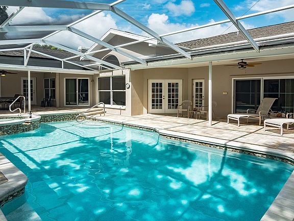 Beautiful newly updated pool