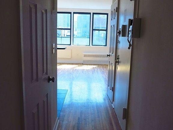 5th image of 409 E 78th St APT 4D