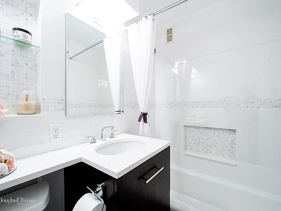 5th image of 340 E 93rd St APT 21M