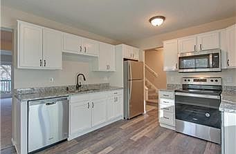 2nd image of 471 Mailand Ct