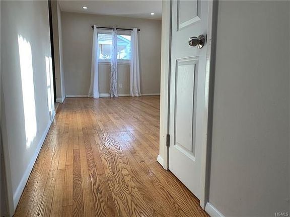 5th image of 47 Horton Ave