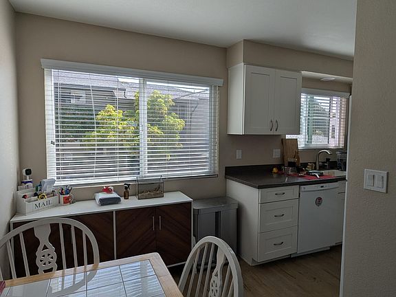 5th image of 515 E Arrellaga St #4