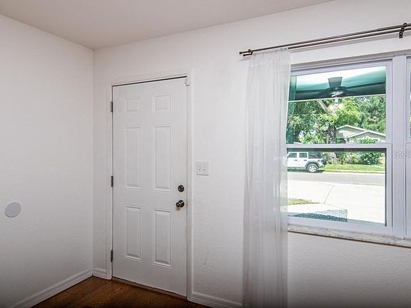 4th image of 3526 14th Ave S