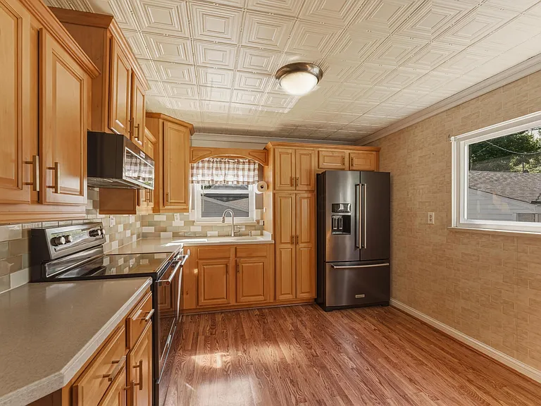 291 Hawthorne Rd — Photo 10
